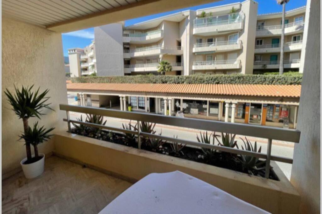 Confortable Appartement A Cavalaire-Sur-Mer Eksteriør bilde